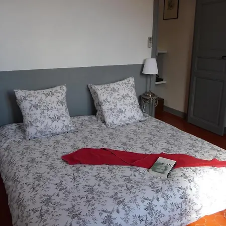 Casa A Rota D'hotes Dans Maison D'americains Эрза